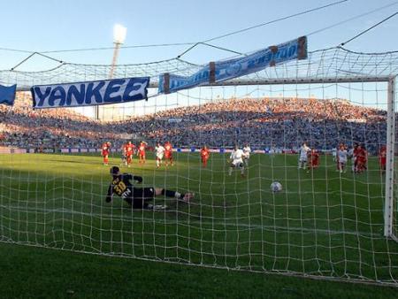 et ui but de  mamadou niang  2-0 contre le mans tro bo match !!!