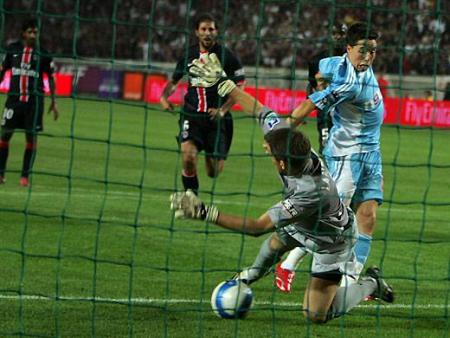 alour landro tu ten pren encour un  et  de  nasri aie met toi a la retraite  vou  ete vraimen bidon les  parisien